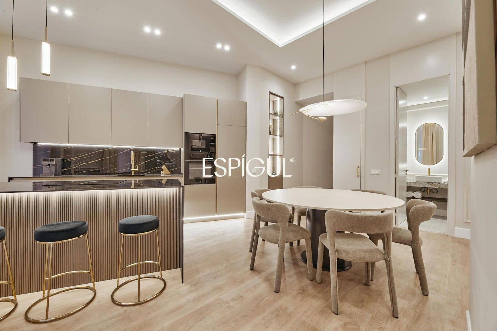 Piso de 3 habitaciones en Madrid ciudad en venta - 1.269.000 € (Ref: 10016274)