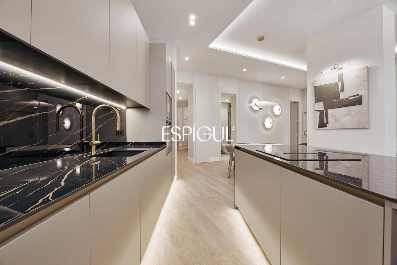 Piso de 3 habitaciones en Madrid ciudad en venta - 1.269.000 € (Ref: 10016274)