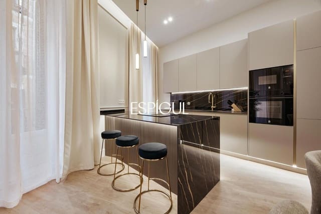 Piso de 3 habitaciones en Universidad, Madrid ciudad en venta - 1.269.000 € (Ref: 10016274)