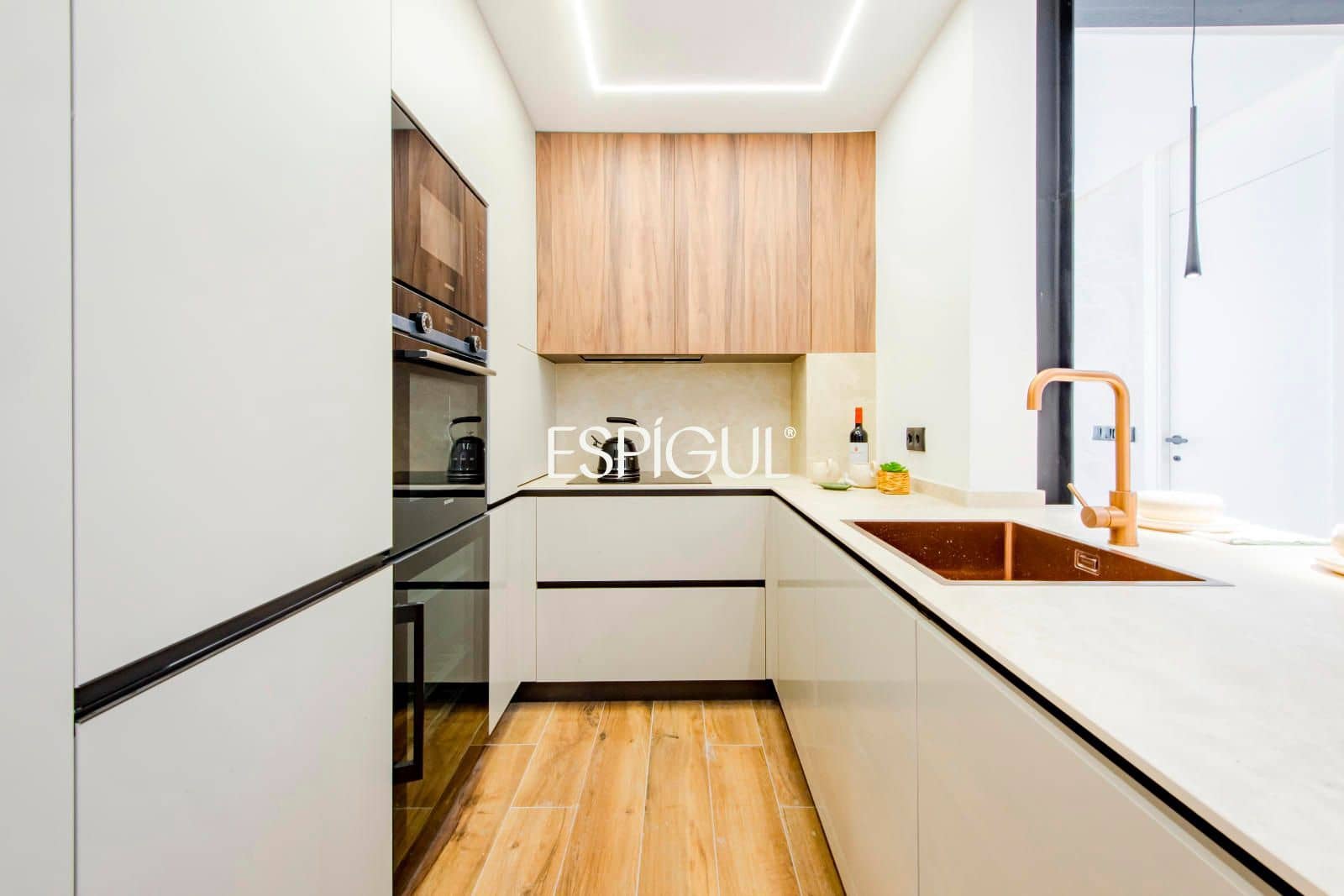 2 bedroom Flat for sale in Madrid city - € 1,225,000 (Ref: 10016279)
