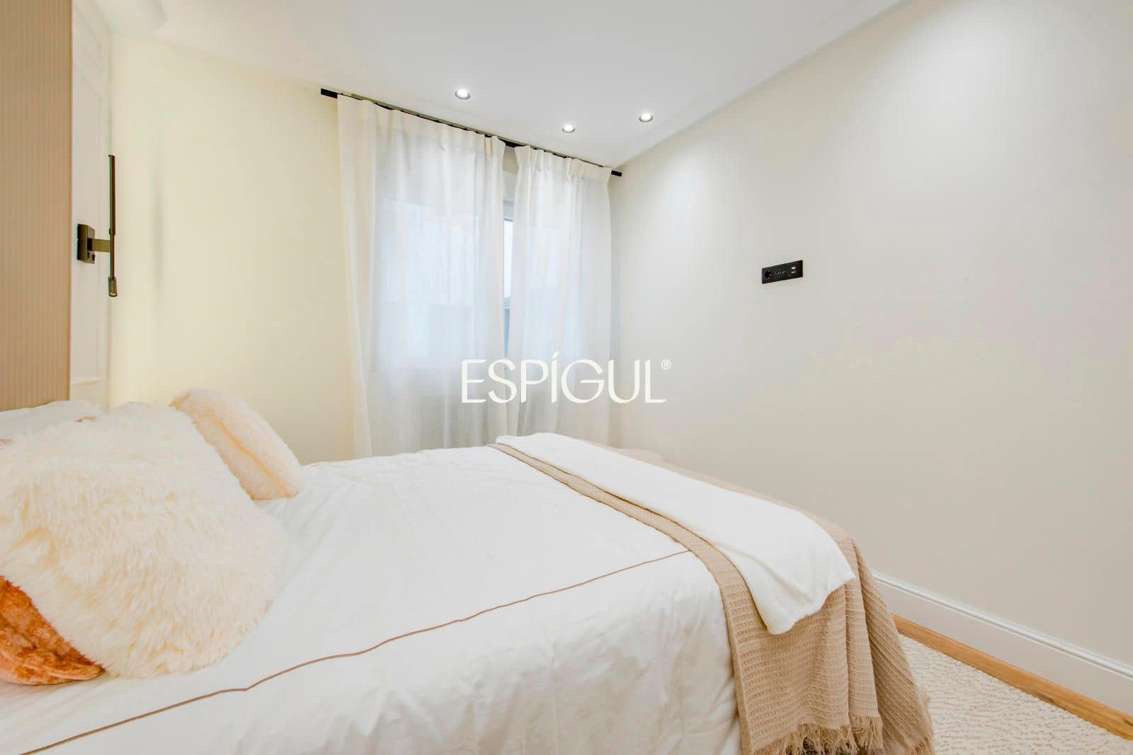 2 bedroom Flat for sale in Madrid city - € 1,225,000 (Ref: 10016279)