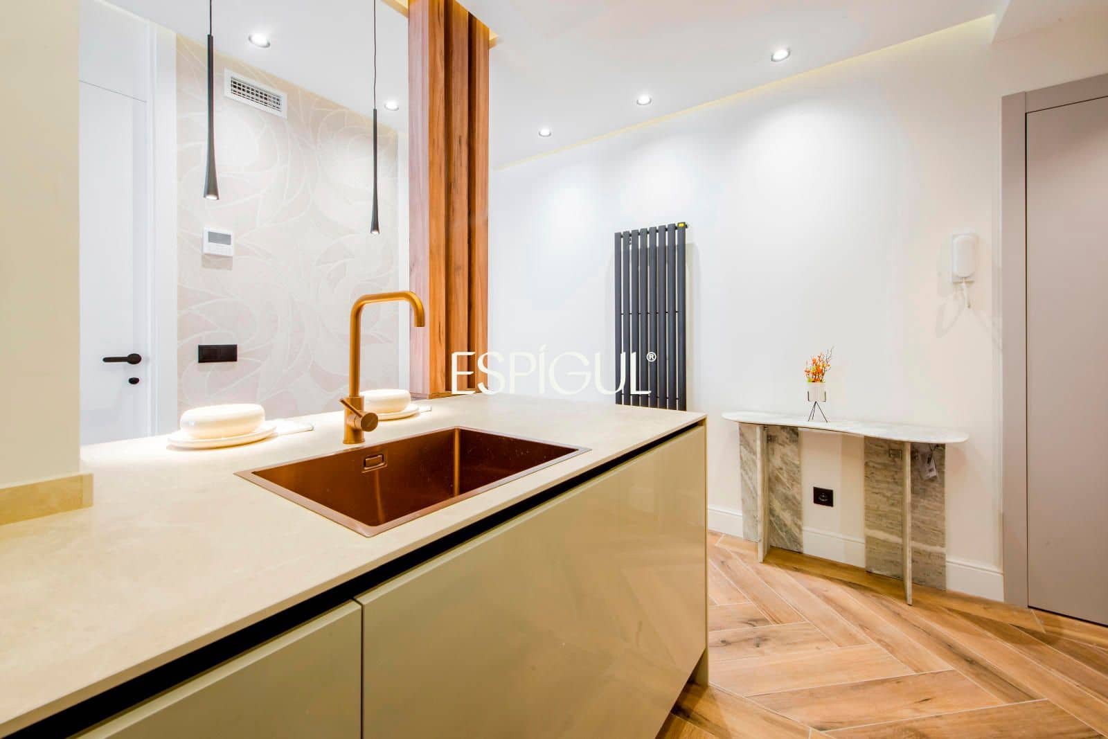 2 bedroom Flat for sale in Madrid city - € 1,225,000 (Ref: 10016279)