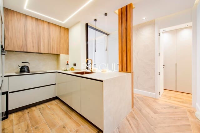 2 slaapkamer Flat te koop in Recoletos, Madrid stad - € 1.225.000 (Ref: 10016279)