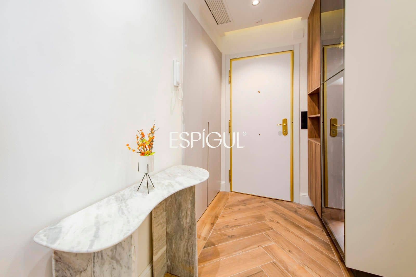 2 bedroom Flat for sale in Madrid city - € 1,225,000 (Ref: 10016279)