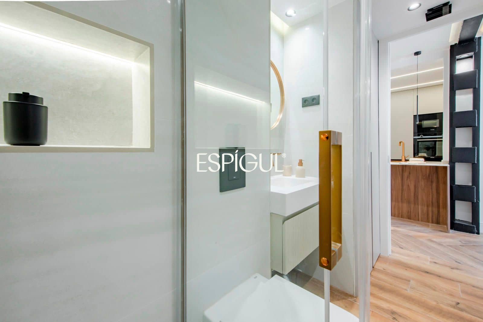 2 bedroom Flat for sale in Madrid city - € 1,225,000 (Ref: 10016279)