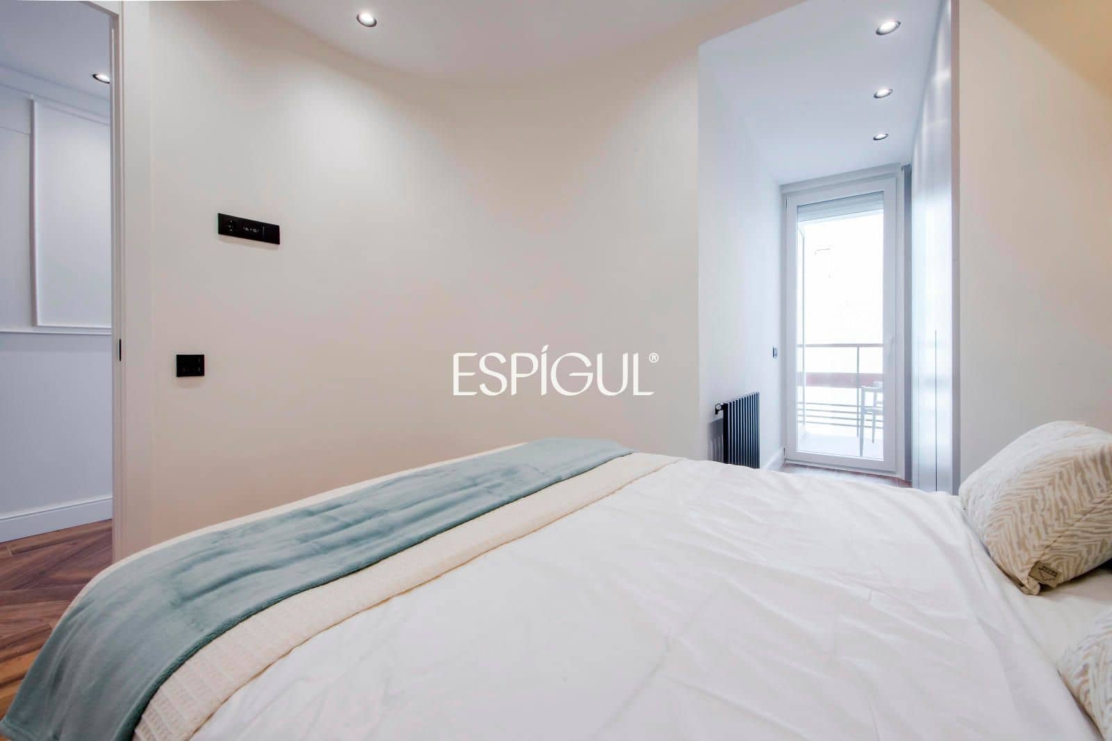 2 bedroom Flat for sale in Madrid city - € 1,225,000 (Ref: 10016279)