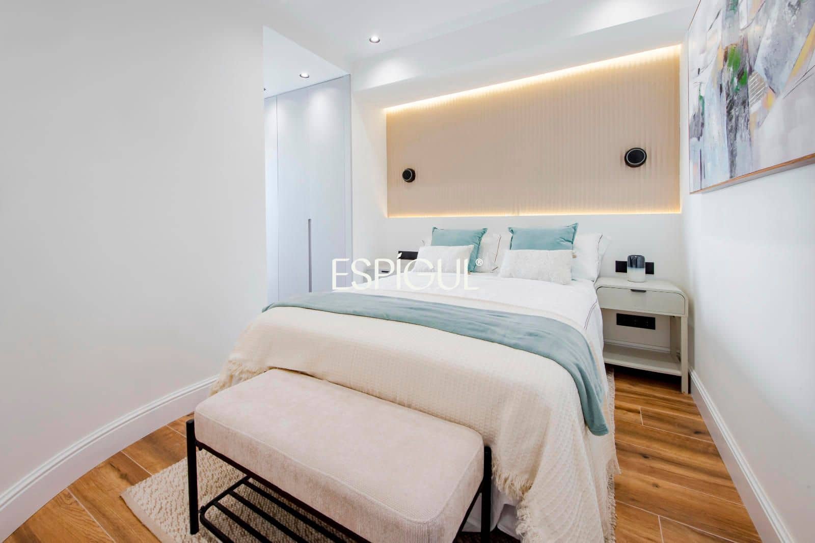 2 bedroom Flat for sale in Madrid city - € 1,225,000 (Ref: 10016279)