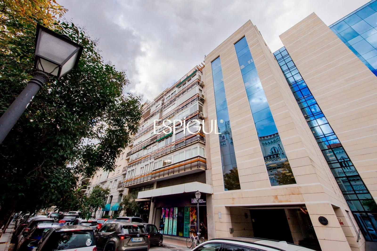 2 bedroom Flat for sale in Madrid city - € 1,225,000 (Ref: 10016279)