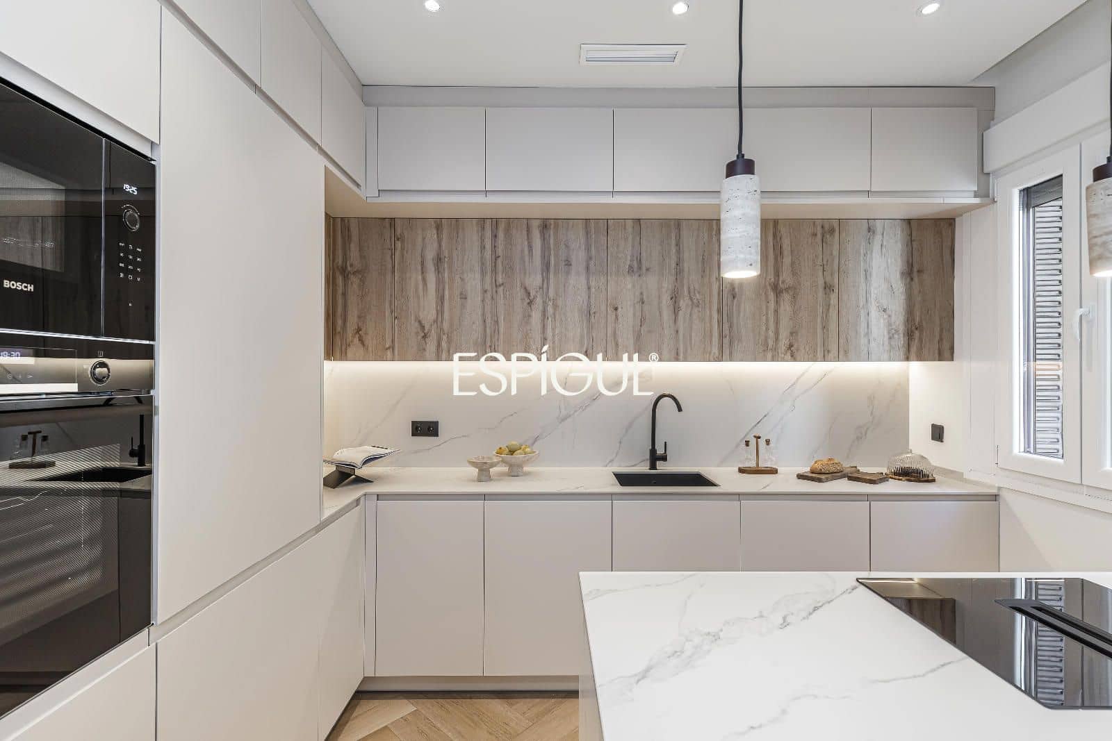 3 bedroom Flat for sale in Madrid city with garage - € 1,800,000 (Ref: 10016282)