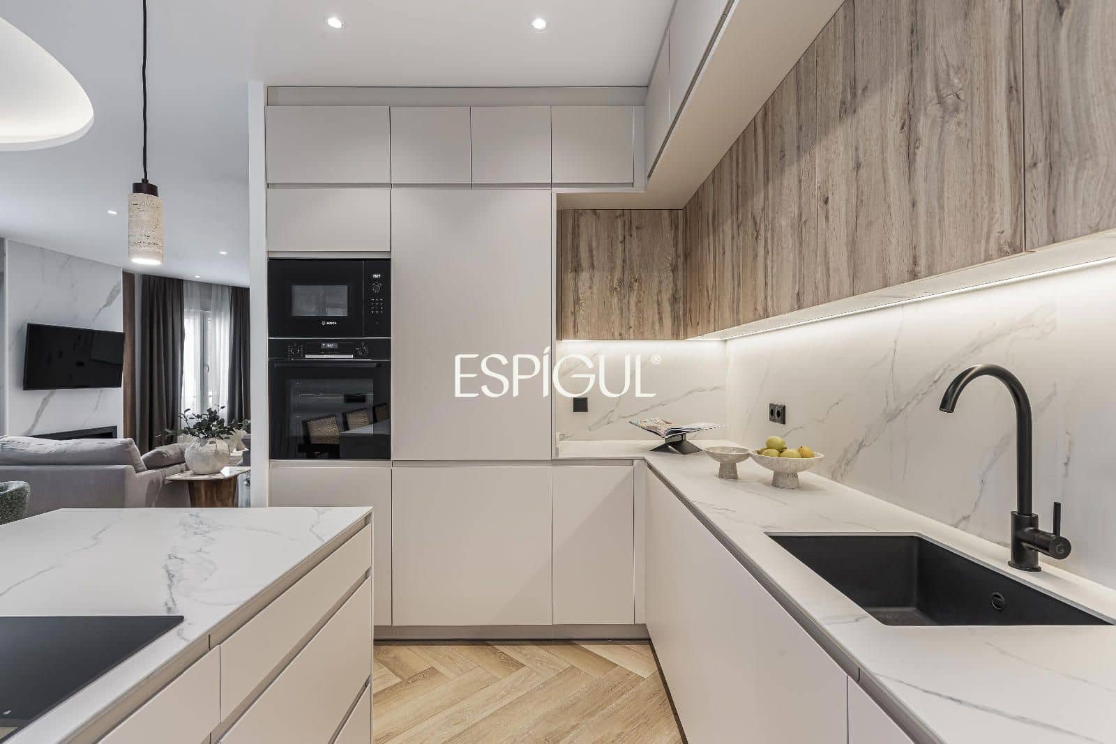 3 bedroom Flat for sale in Madrid city with garage - € 1,800,000 (Ref: 10016282)