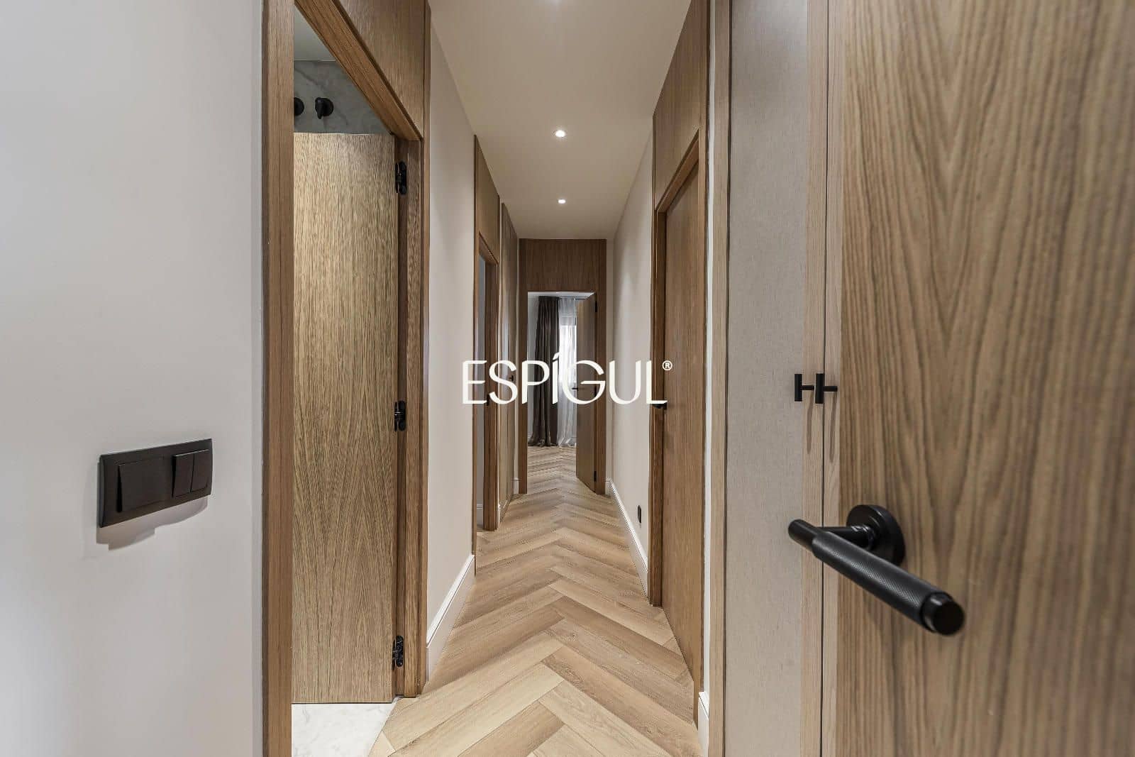 3 bedroom Flat for sale in Madrid city with garage - € 1,800,000 (Ref: 10016282)