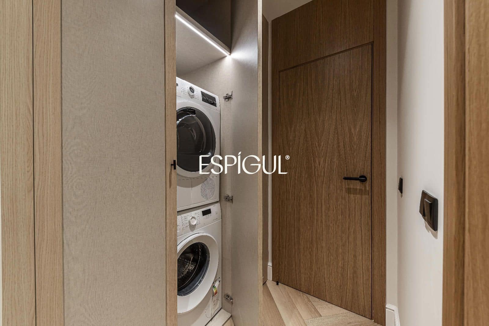 3 bedroom Flat for sale in Madrid city with garage - € 1,800,000 (Ref: 10016282)