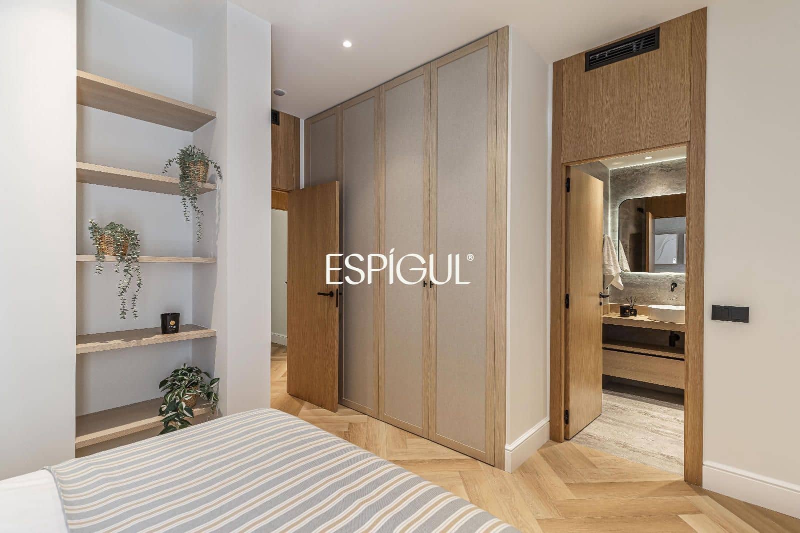 3 bedroom Flat for sale in Madrid city with garage - € 1,800,000 (Ref: 10016282)