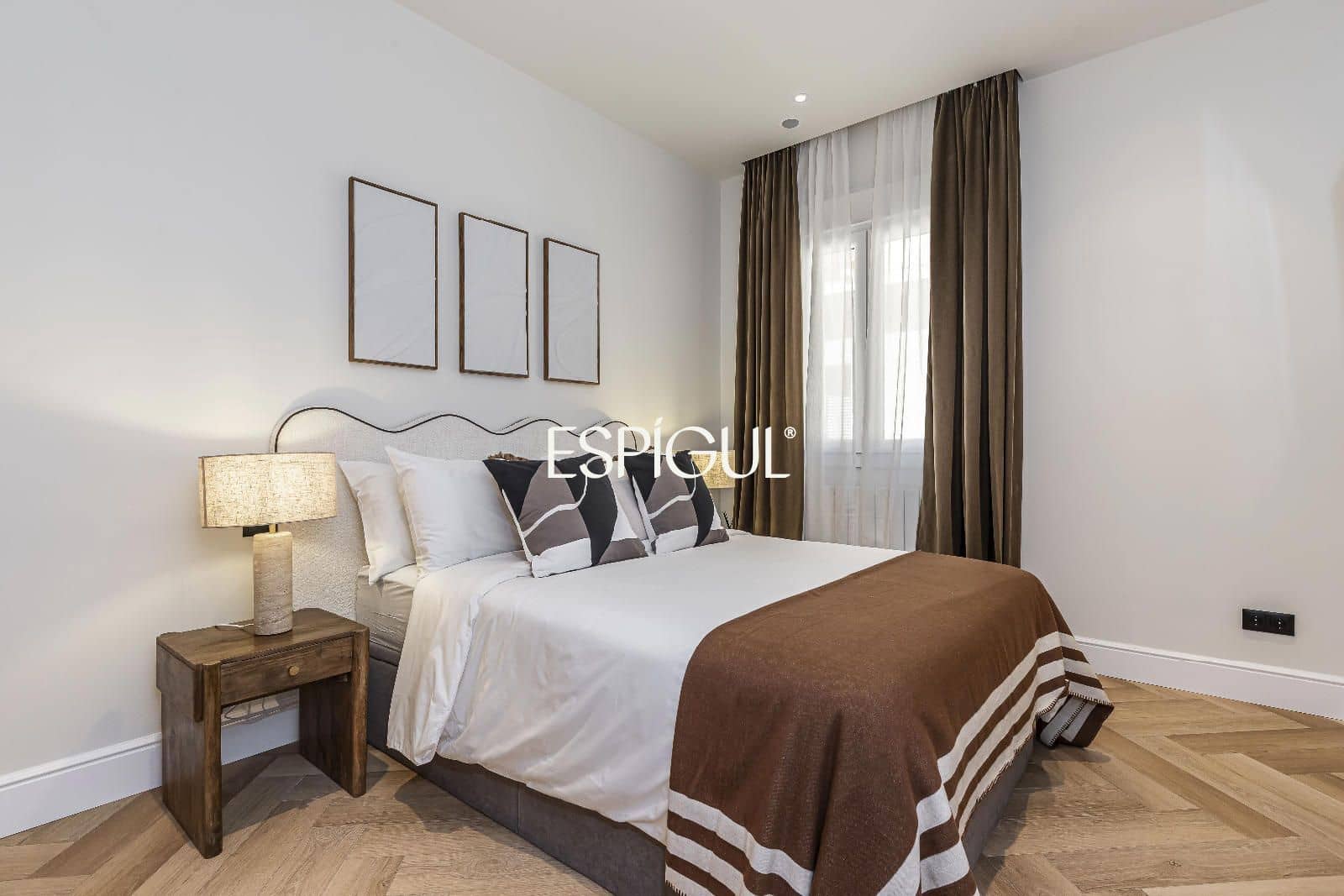 3 bedroom Flat for sale in Madrid city with garage - € 1,800,000 (Ref: 10016282)