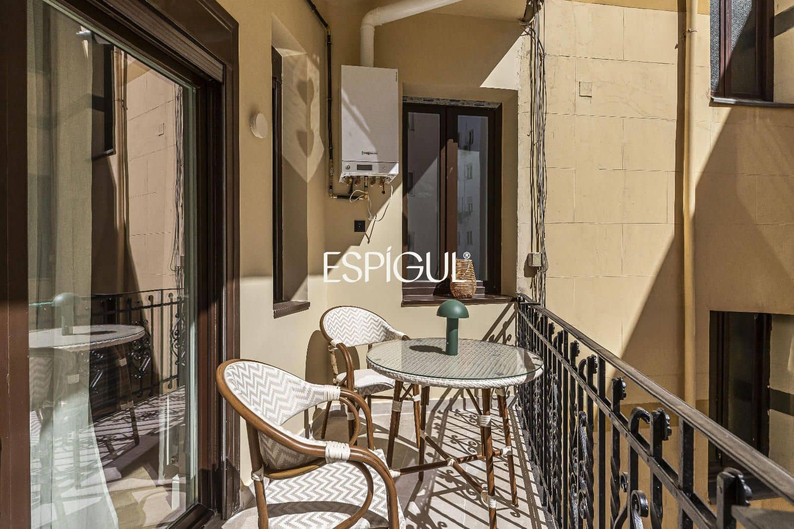 3 bedroom Flat for sale in Madrid city with garage - € 1,800,000 (Ref: 10016282)