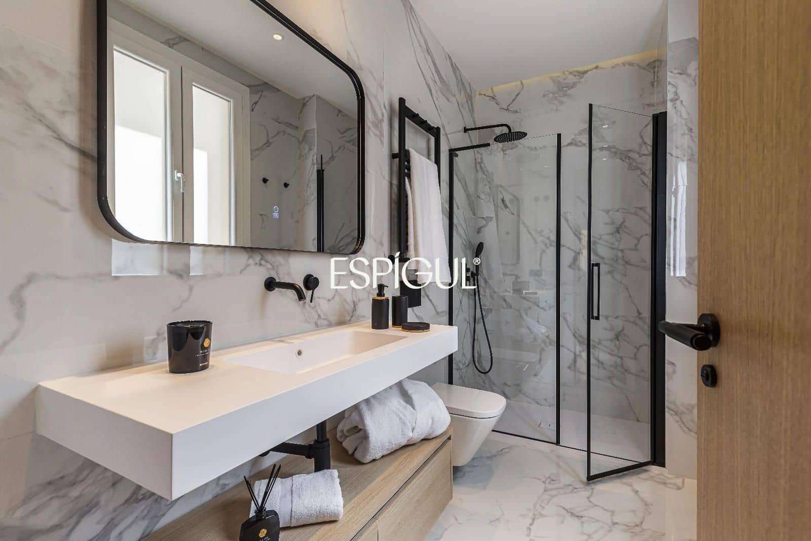 3 bedroom Flat for sale in Madrid city with garage - € 1,800,000 (Ref: 10016282)