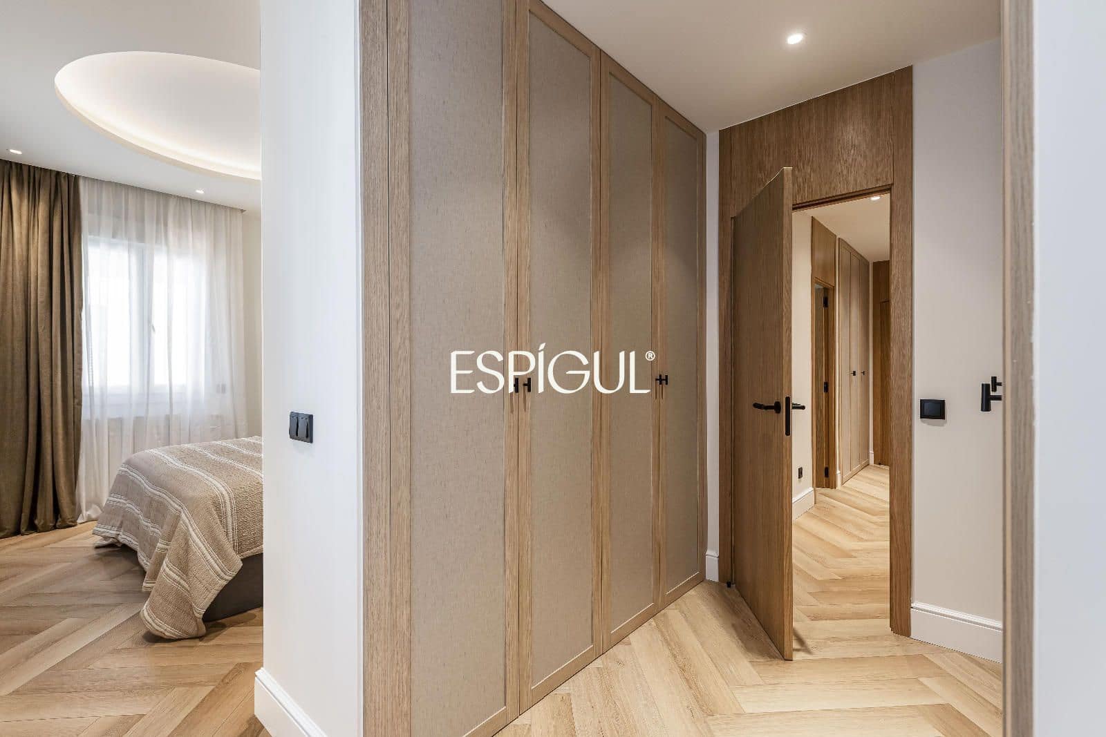 3 bedroom Flat for sale in Madrid city with garage - € 1,800,000 (Ref: 10016282)