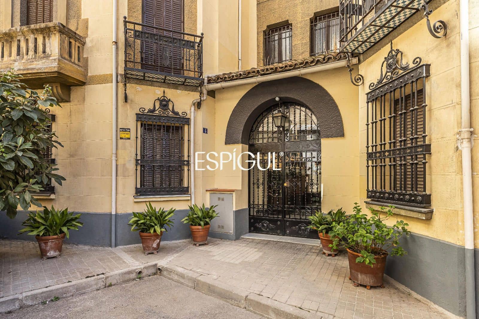 3 bedroom Flat for sale in Madrid city with garage - € 1,800,000 (Ref: 10016282)