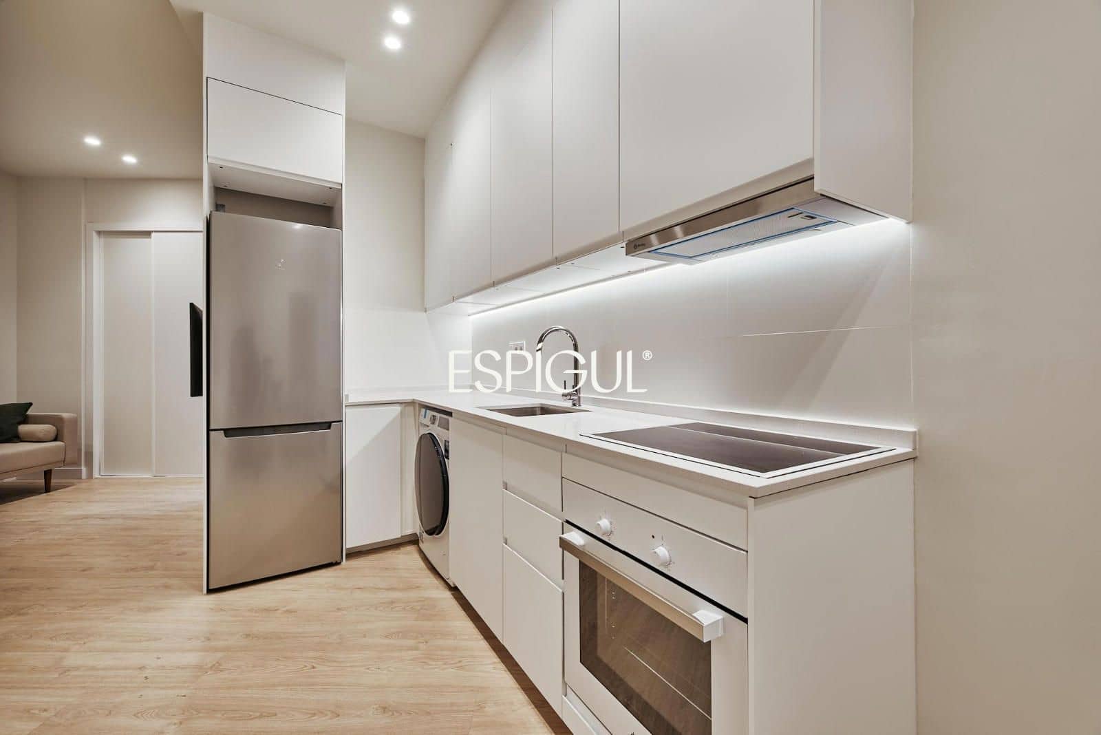 2 bedroom Flat for sale in Madrid city - € 589,000 (Ref: 10016287)