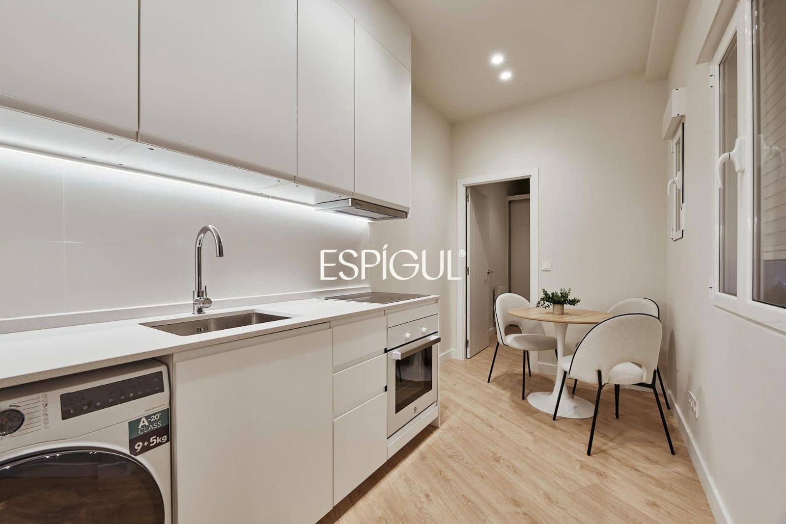 2 bedroom Flat for sale in Madrid city - € 589,000 (Ref: 10016287)