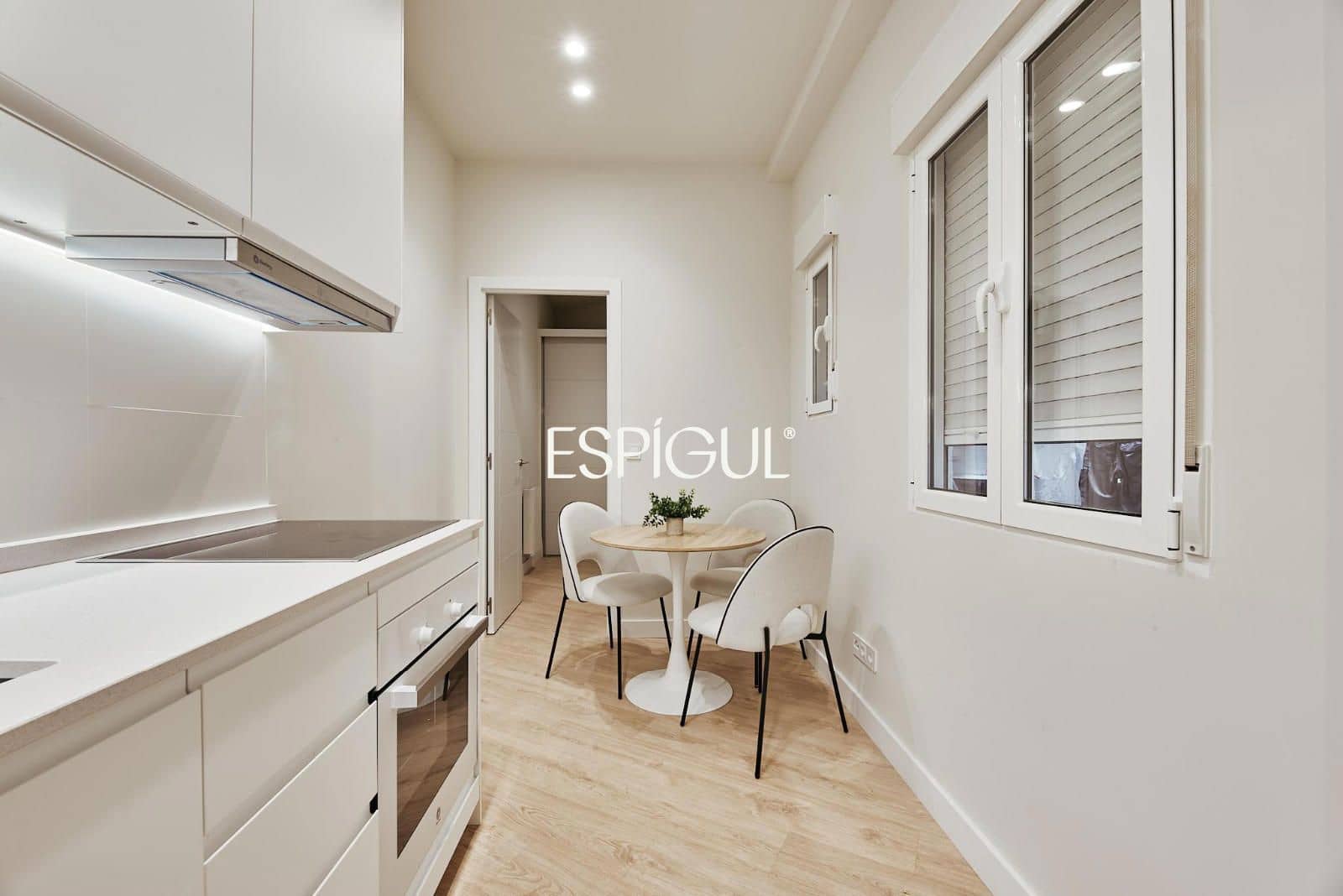 2 bedroom Flat for sale in Madrid city - € 589,000 (Ref: 10016287)