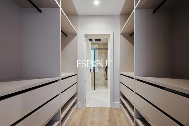 3 slaapkamer Flat te koop in Recoletos, Madrid stad - € 2.309.000 (Ref: 10016289)