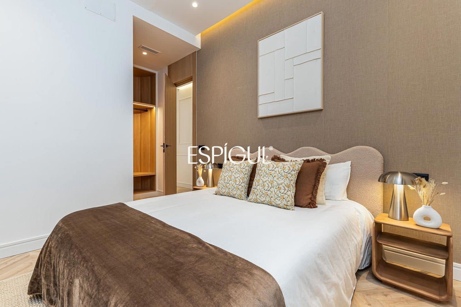 3 bedroom Flat for sale in Madrid city with garage - € 1,270,000 (Ref: 10016290)
