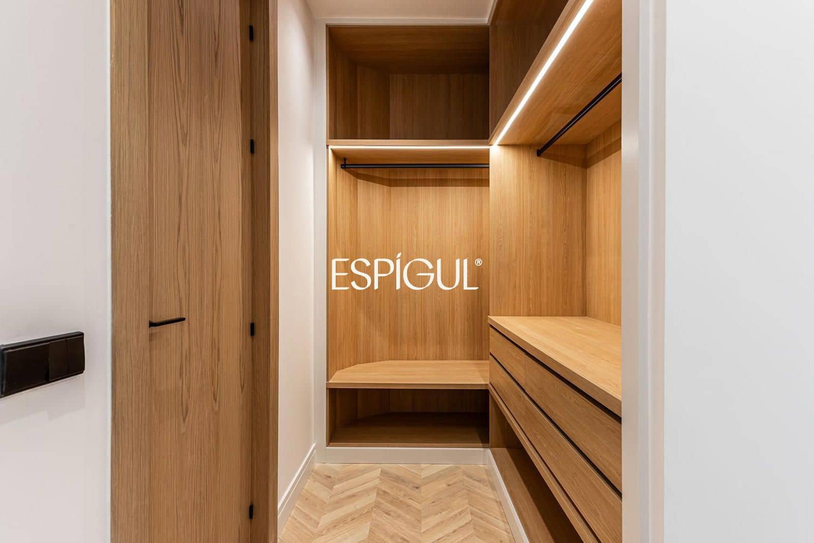 3 bedroom Flat for sale in Madrid city with garage - € 1,270,000 (Ref: 10016290)