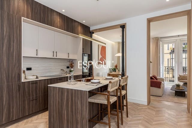 3 slaapkamer Flat te koop in Justicia, Madrid stad met garage - € 1.270.000 (Ref: 10016290)