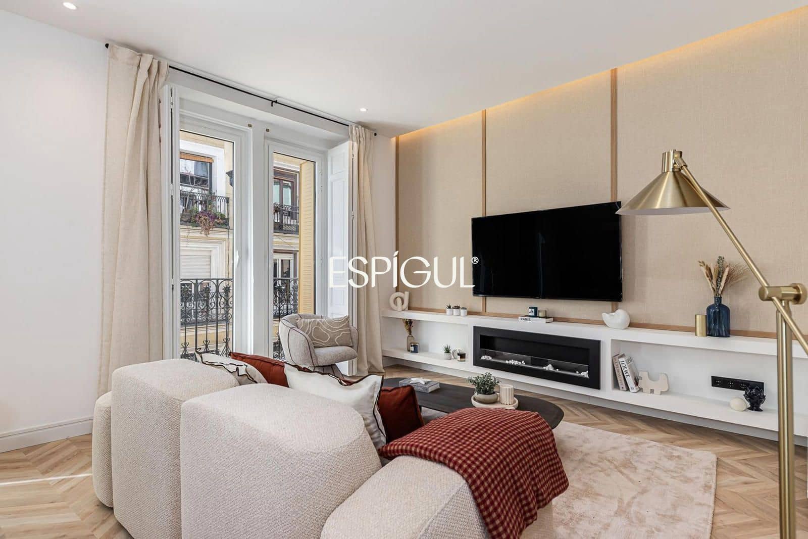 3 bedroom Flat for sale in Madrid city with garage - € 1,270,000 (Ref: 10016290)
