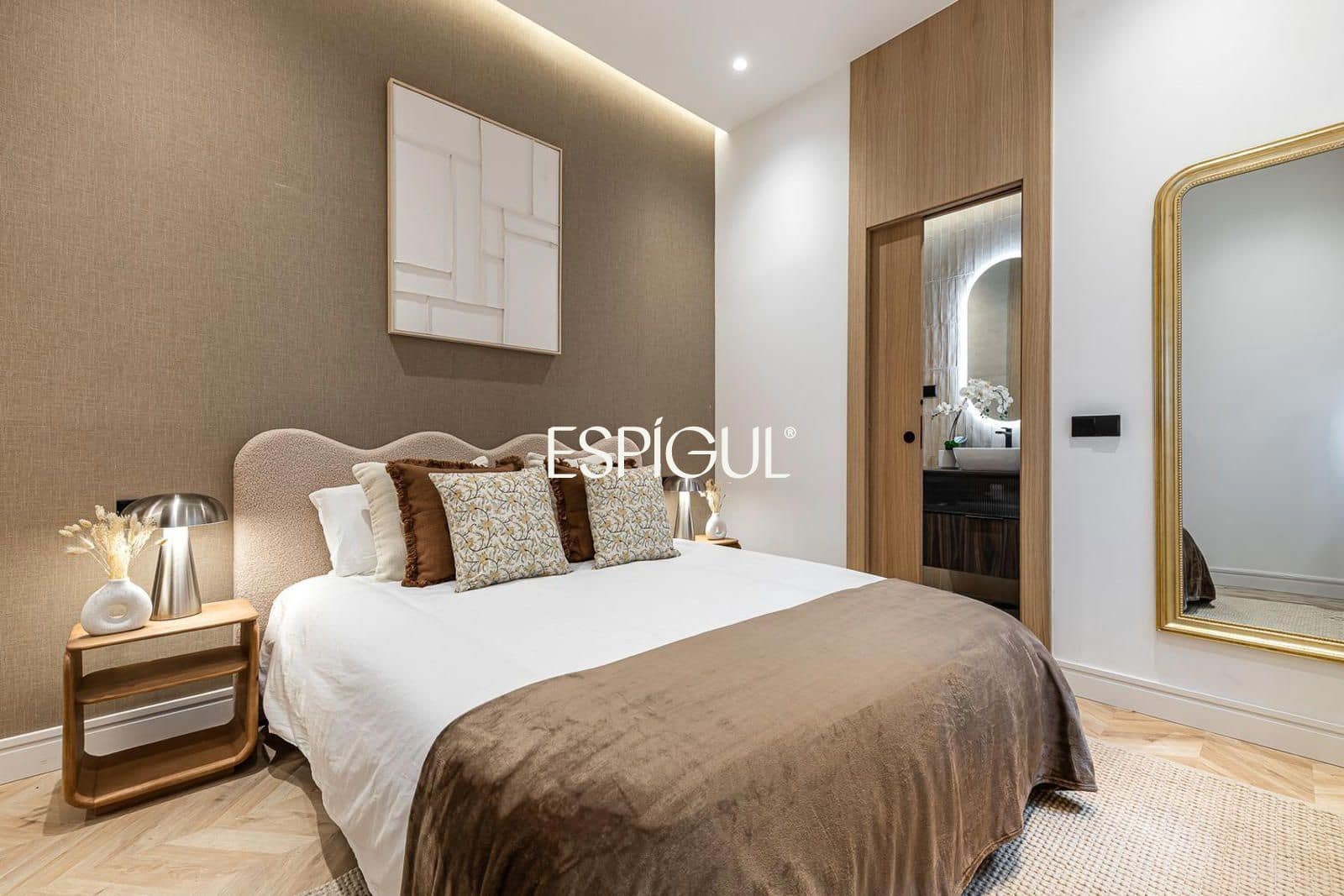 3 bedroom Flat for sale in Madrid city with garage - € 1,270,000 (Ref: 10016290)