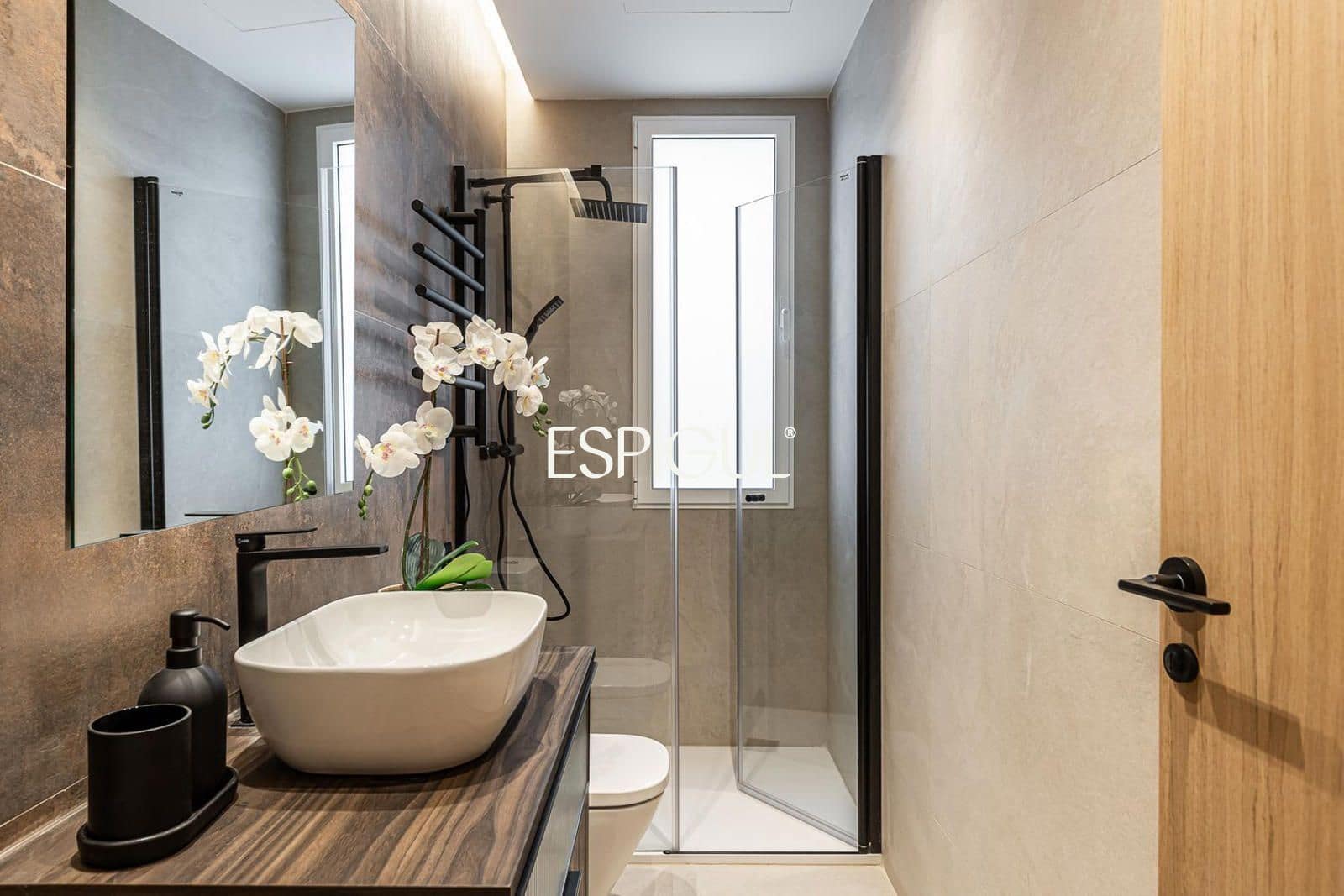 3 bedroom Flat for sale in Madrid city with garage - € 1,270,000 (Ref: 10016290)