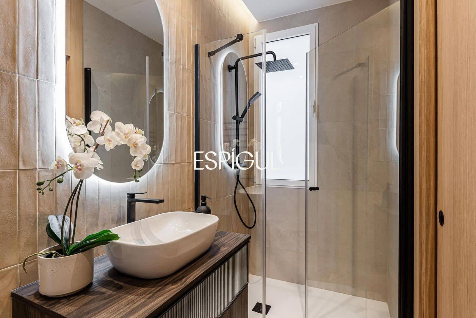 3 bedroom Flat for sale in Madrid city with garage - € 1,270,000 (Ref: 10016290)