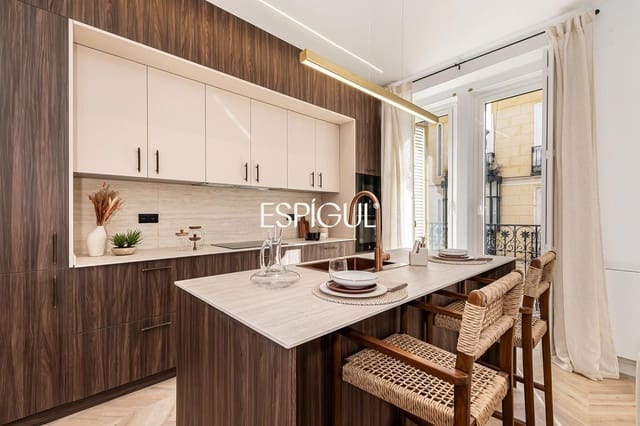 3 slaapkamer Flat te koop in Justicia, Madrid stad met garage - € 1.270.000 (Ref: 10016290)