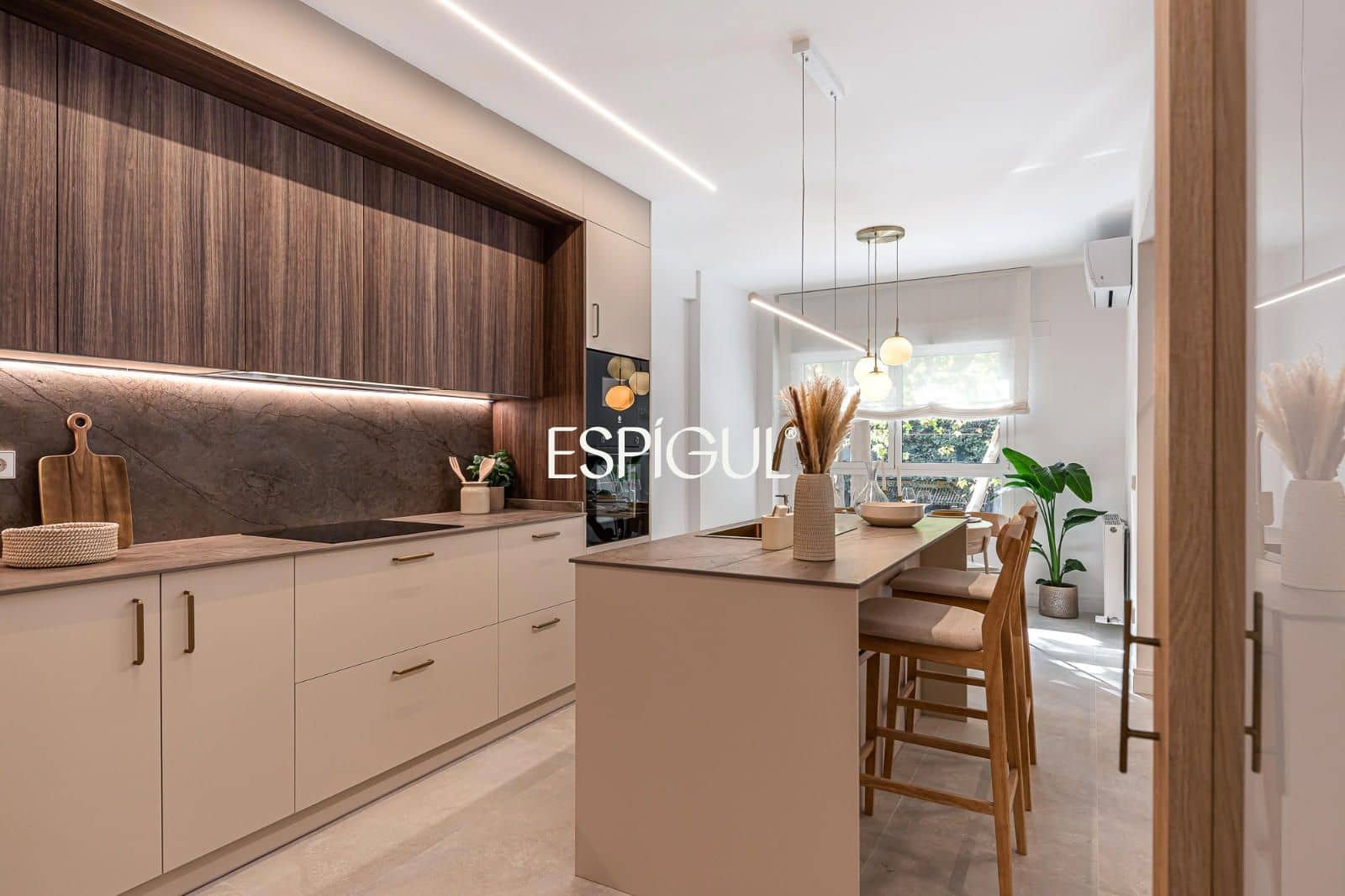4 bedroom Flat for sale in Madrid city with garage - € 1,550,000 (Ref: 10120898)