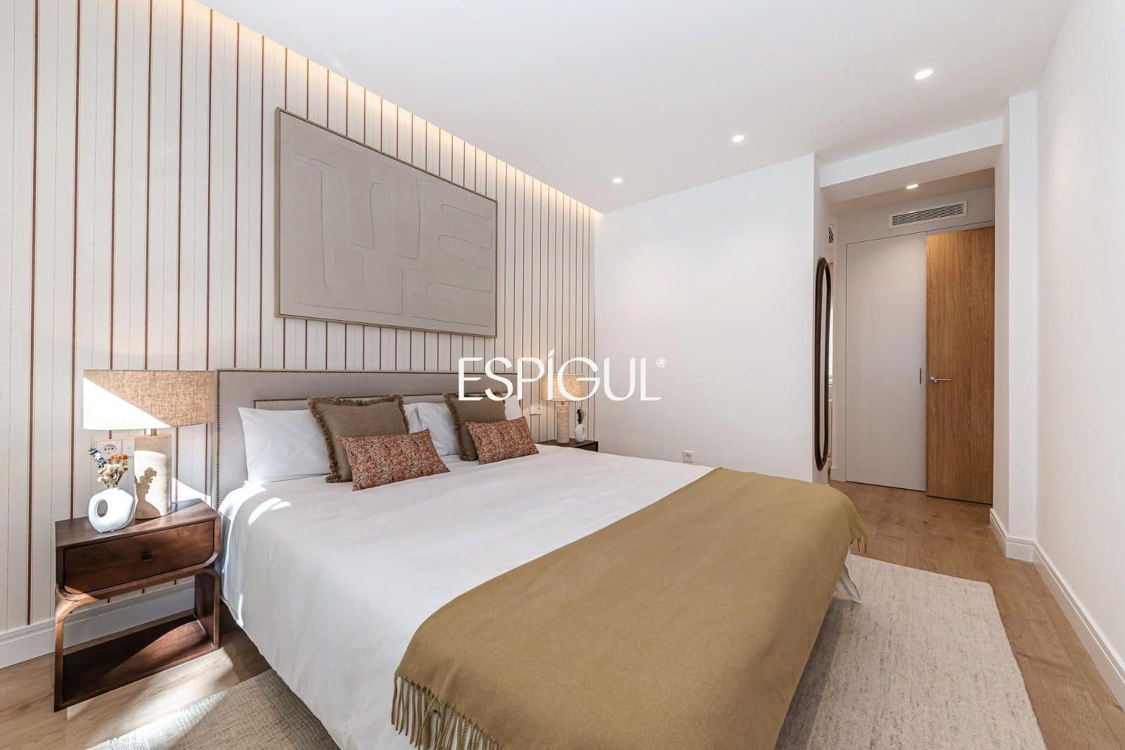 4 bedroom Flat for sale in Madrid city with garage - € 1,550,000 (Ref: 10120898)