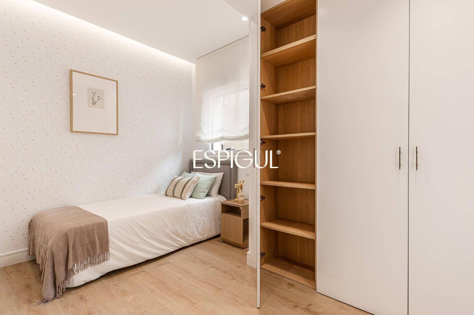 4 bedroom Flat for sale in Madrid city with garage - € 1,550,000 (Ref: 10120898)