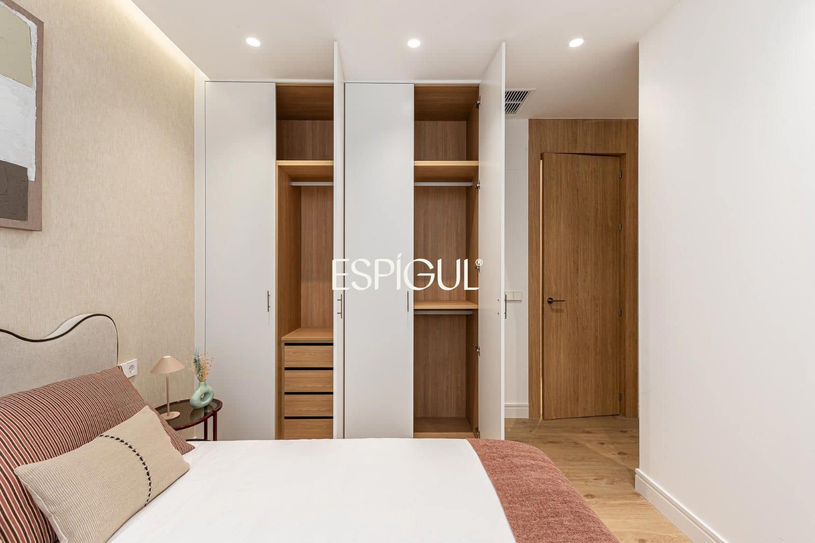 4 bedroom Flat for sale in Madrid city with garage - € 1,550,000 (Ref: 10120898)