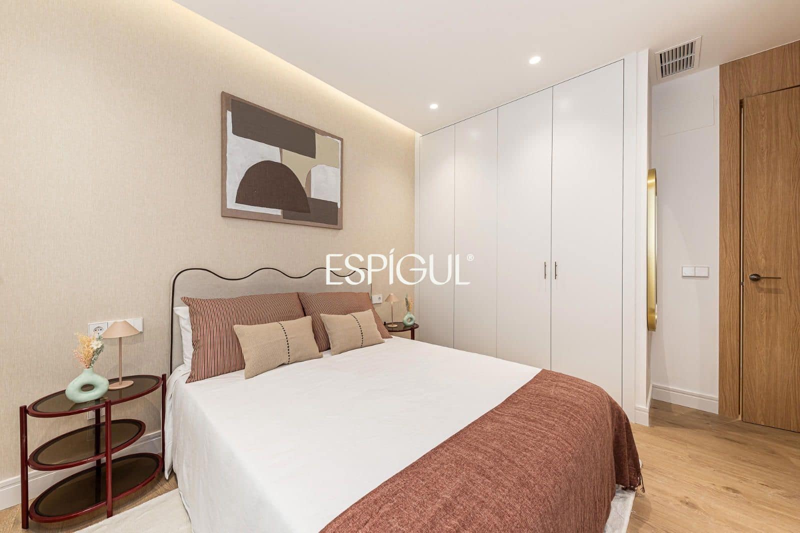 4 bedroom Flat for sale in Madrid city with garage - € 1,550,000 (Ref: 10120898)