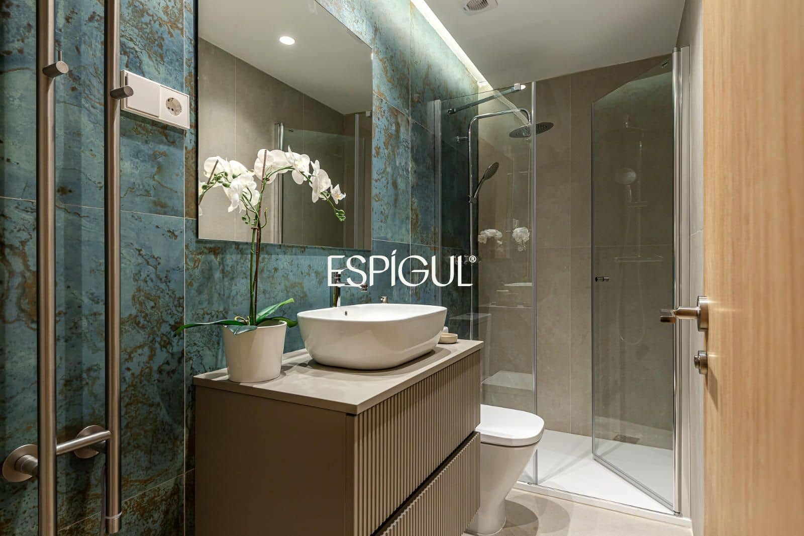 4 bedroom Flat for sale in Madrid city with garage - € 1,550,000 (Ref: 10120898)