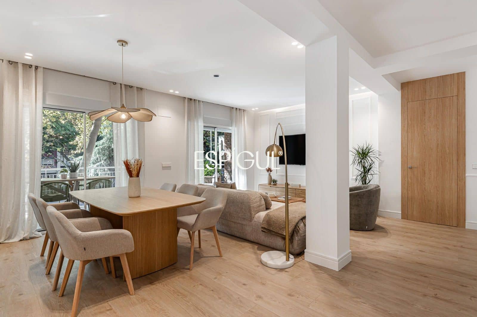 4 bedroom Flat for sale in Madrid city with garage - € 1,550,000 (Ref: 10120898)