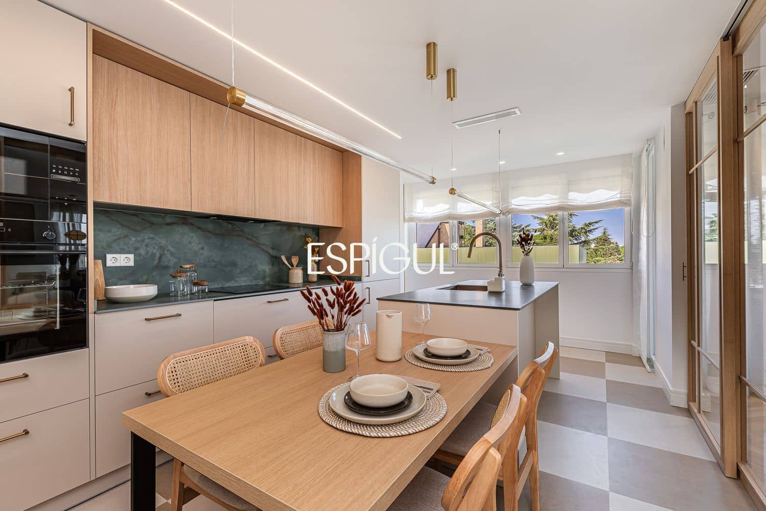4 sovrum Lägenhet till salu i Madrid stad med pool garage - 1 399 000 € (Ref: 10121063)