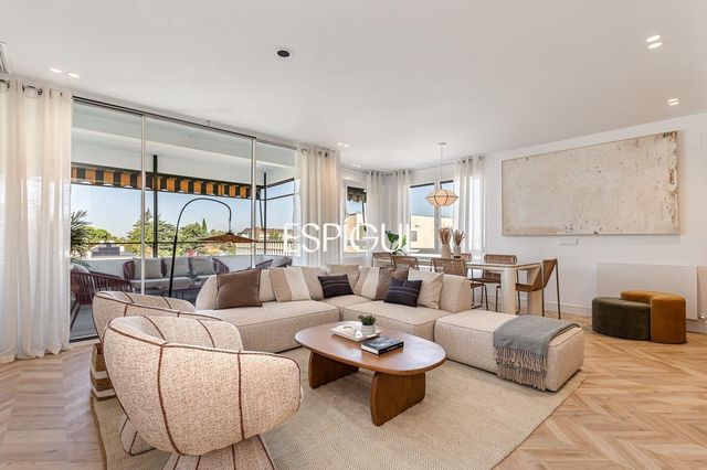 4 sovrum Lägenhet till salu i Ciudad Universitaria, Madrid stad med pool garage - 1 399 000 € (Ref: 10121063)