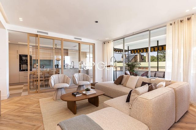 4 sovrum Lägenhet till salu i Ciudad Universitaria, Madrid stad med pool garage - 1 399 000 € (Ref: 10121063)