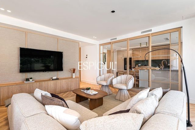 4 sovrum Lägenhet till salu i Ciudad Universitaria, Madrid stad med pool garage - 1 399 000 € (Ref: 10121063)