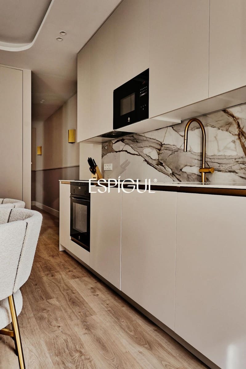 2 soveværelse Lejlighed til salg i Madrid by - € 1.279.000 (Ref: 10158569)