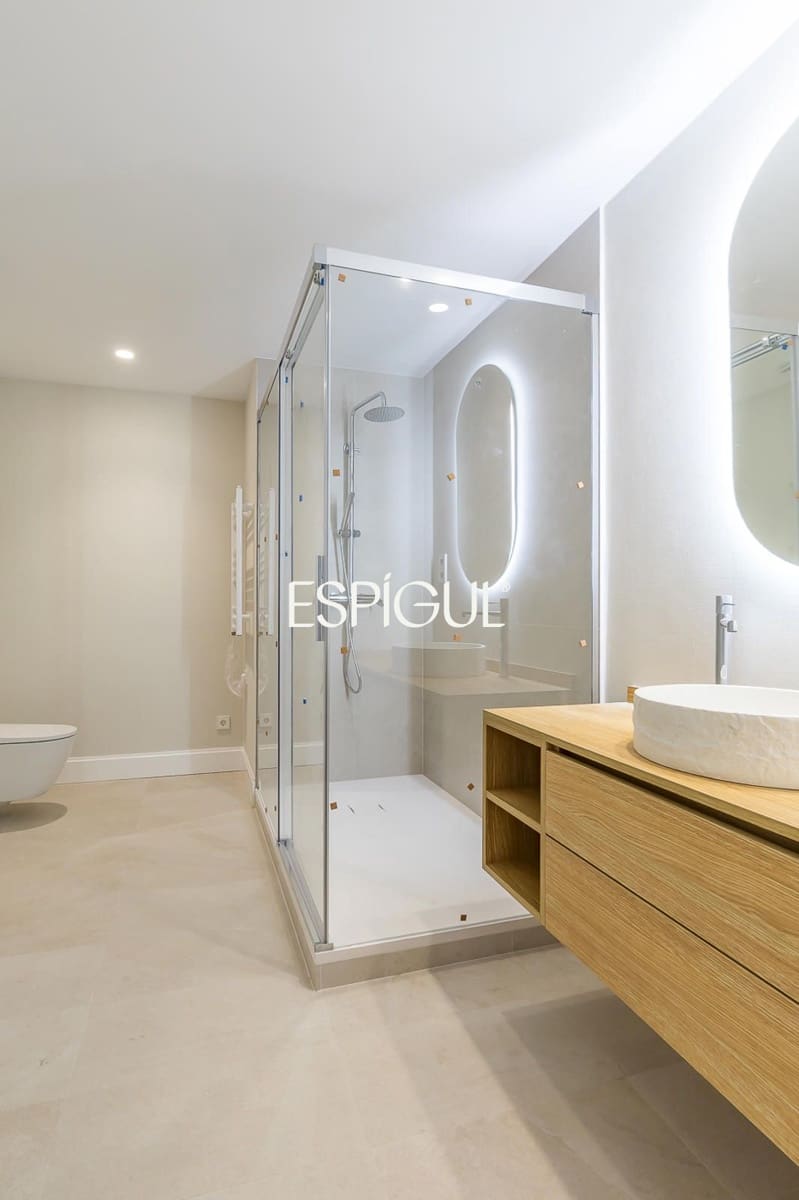 3 bedroom Flat for sale in Madrid city with garage - € 2,600,000 (Ref: 10165688)
