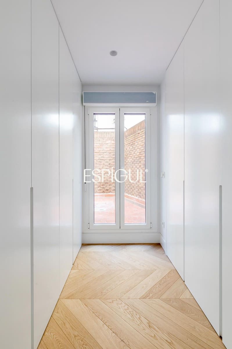 3 bedroom Flat for sale in Madrid city with garage - € 2,600,000 (Ref: 10165688)