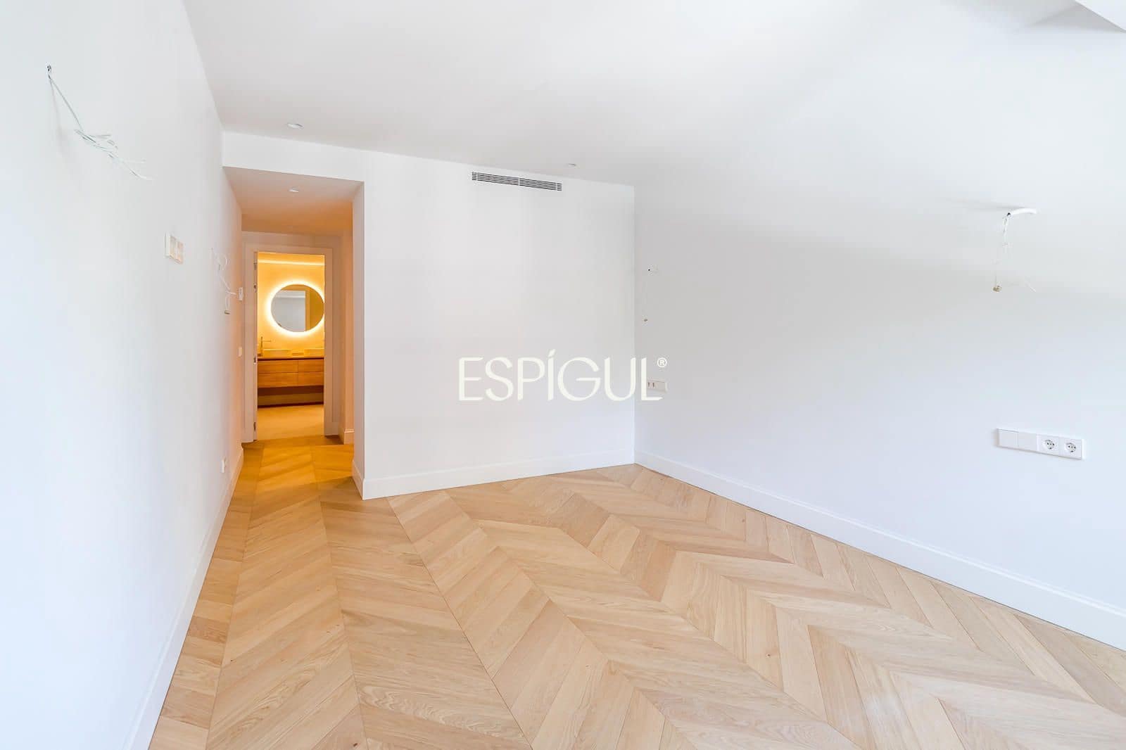 3 bedroom Flat for sale in Madrid city with garage - € 2,600,000 (Ref: 10165688)