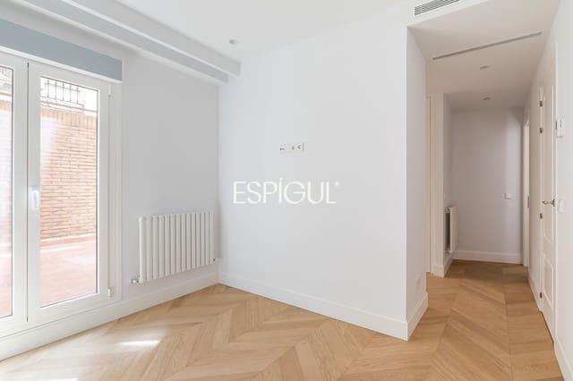 3 soverom Leilighet til salgs i Almagro, Madrid by med garasje - € 2 600 000 (Ref: 10165688)